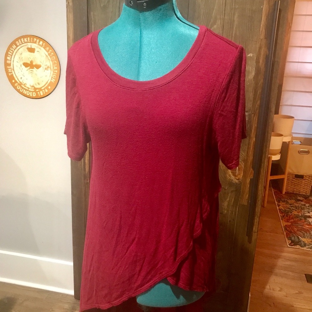 Living Doll Asymmetrical hi-low Tee M